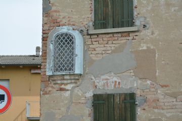 Nicchia vuota via Ghiaradino - via dell'Integrazione